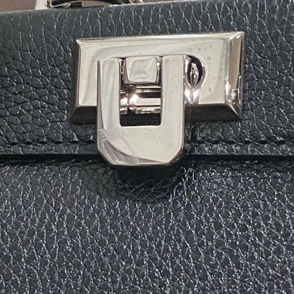 GUCCI•Zumi‎ Medium Top Bag - Picture 15 of 15